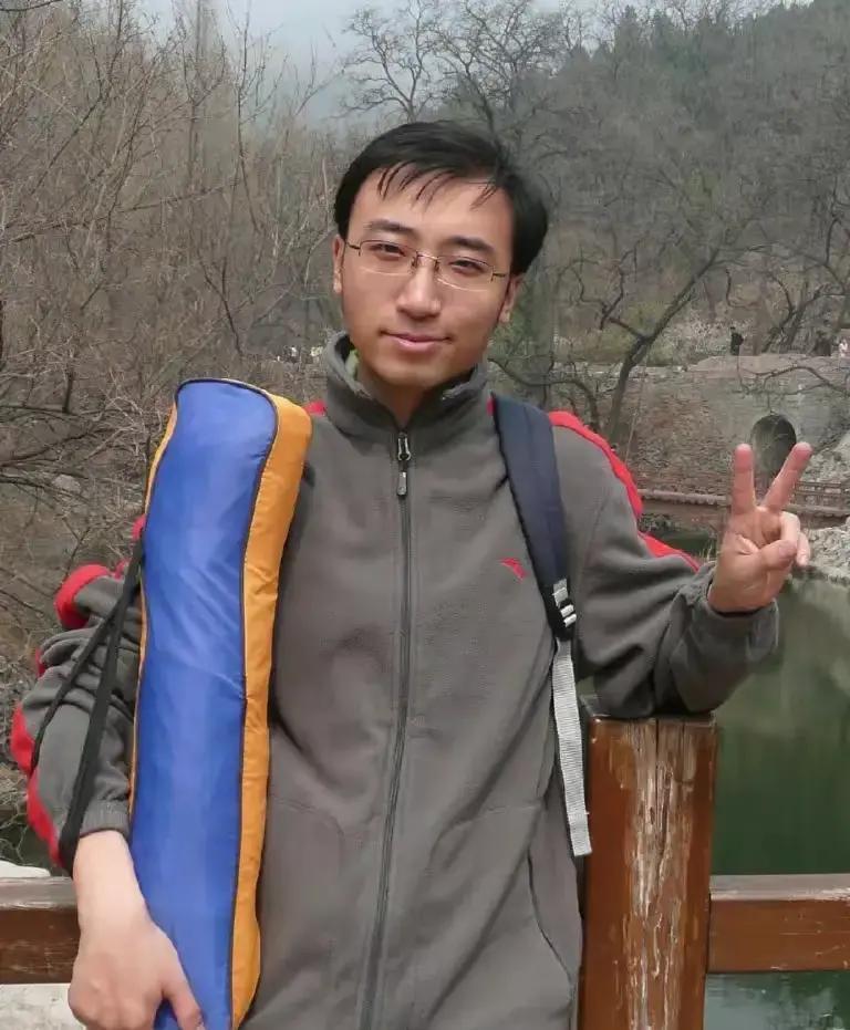 清华、北大“双料学霸”李永乐，去外企求职却屡屡碰壁，一气之下转身走进人大附中，应