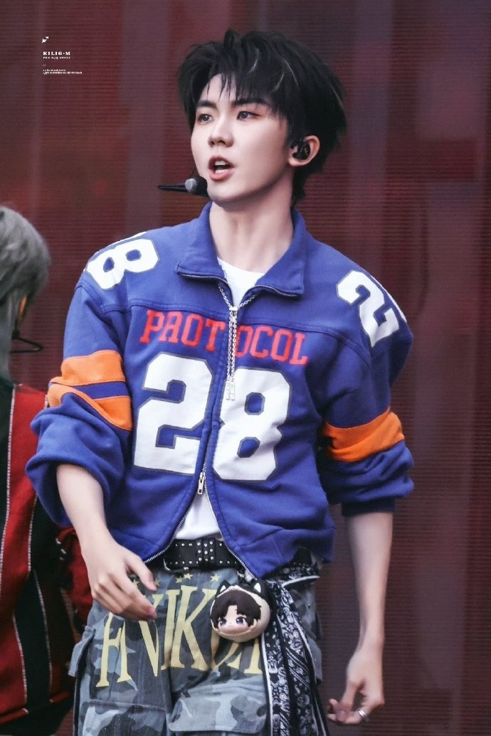 张子枫马嘉祺 00后自己的花少 枫祺合体太戳心，00后专属花儿与少年既视感，双时