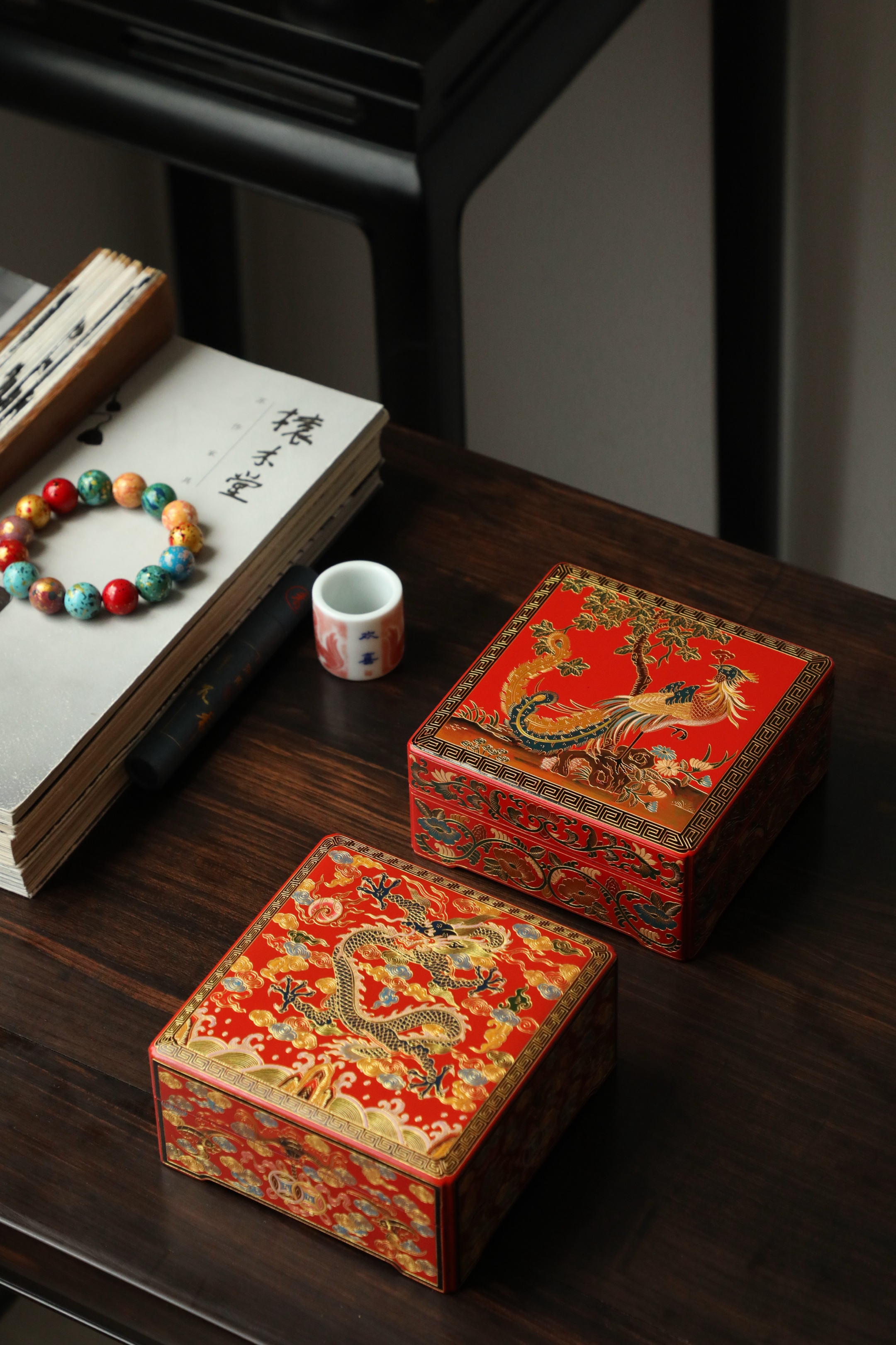 龙凤呈祥｜戗金传家宝盒｜小叶紫檀老料榫卯结构，古法雕填工艺，数十道髹漆，分别刻绘