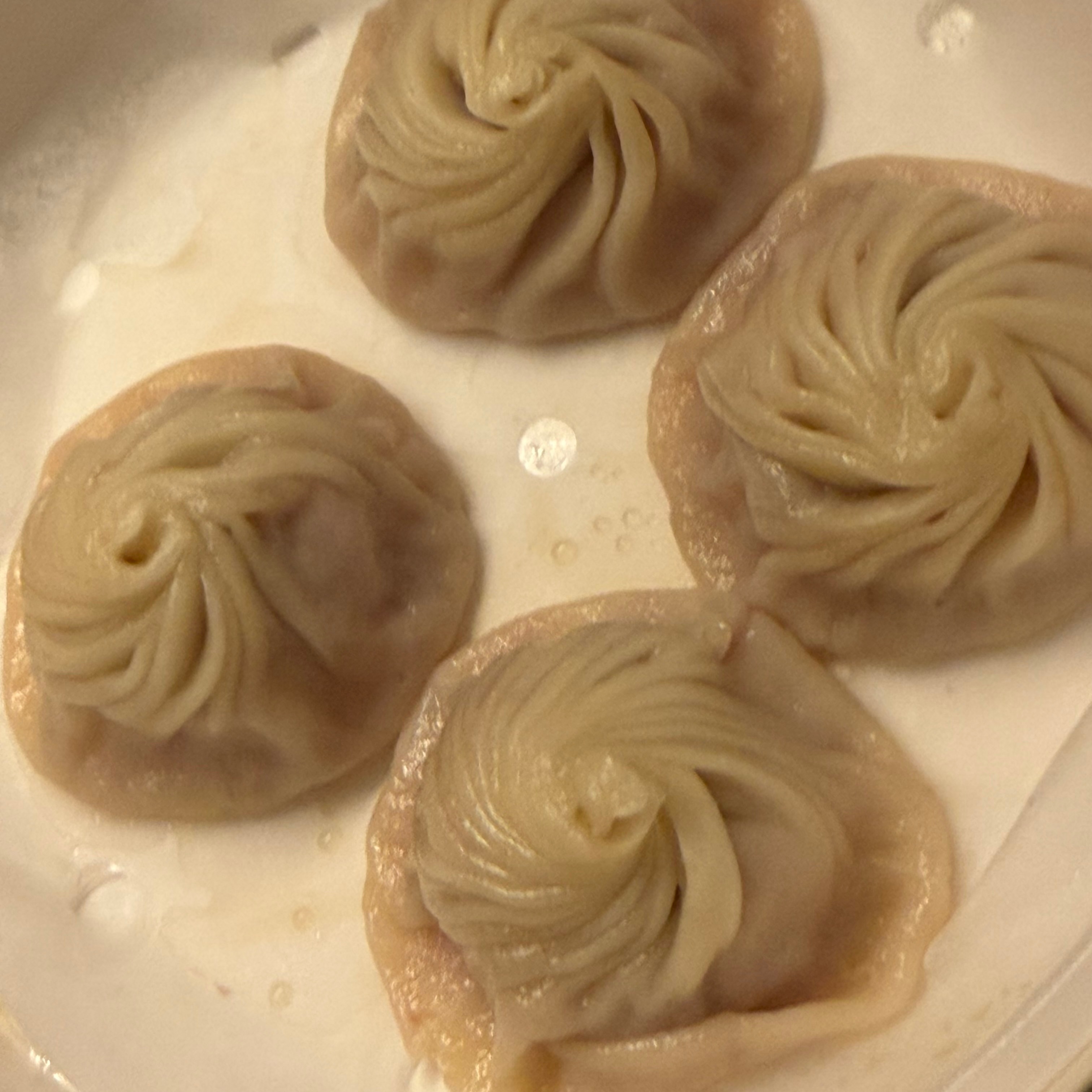 来香港吃小笼包啦！ ​​​