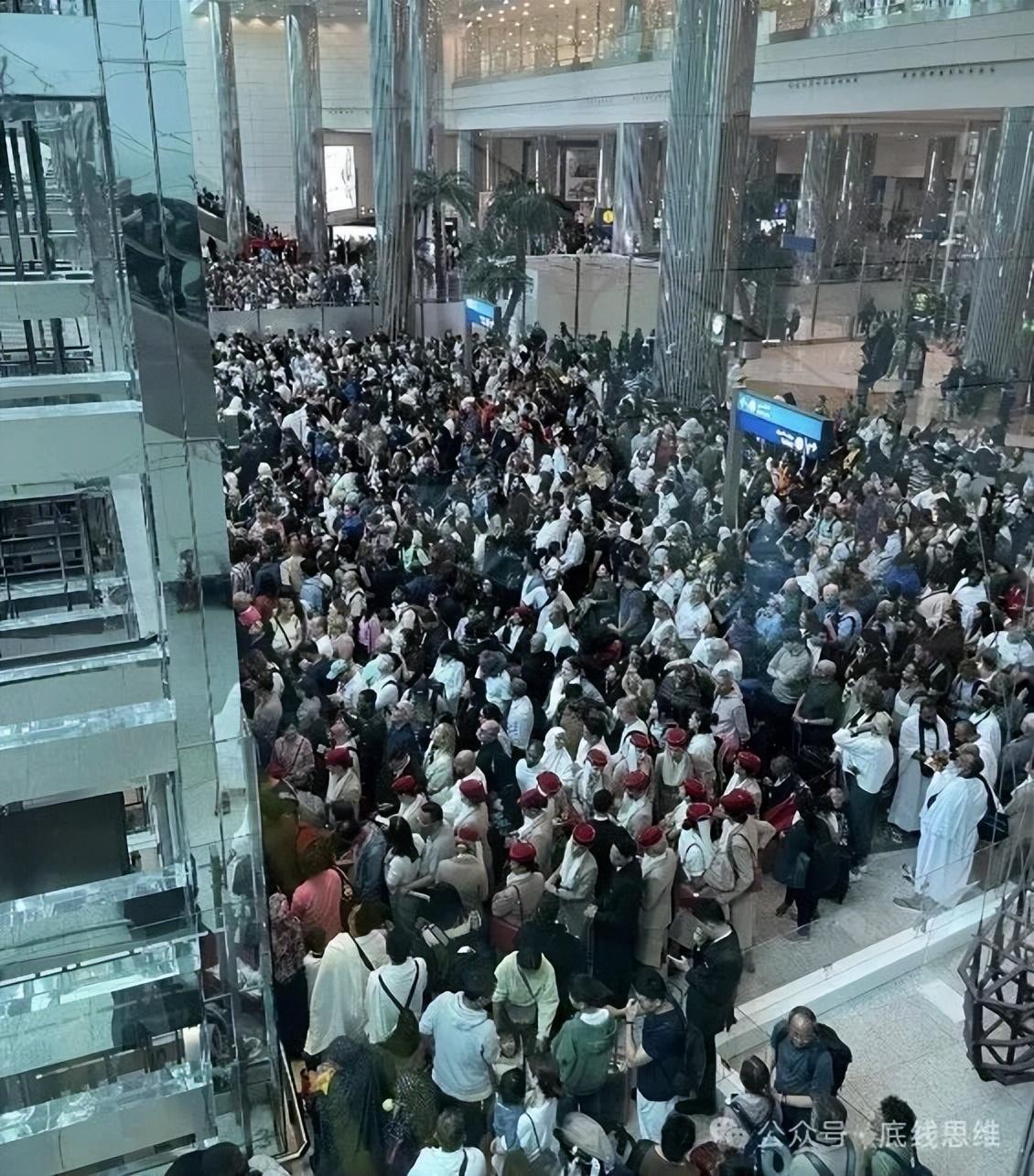 张仲麟：战火中的撤离行动
技术上来说，这种战区撤离航班的飞行计划制定难度极大。一