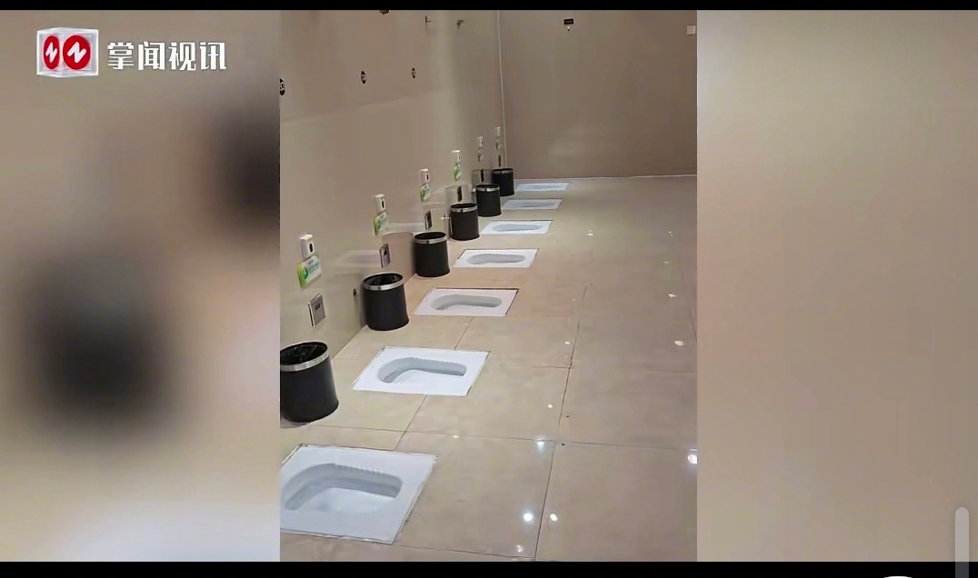 公厕都这样设计的话，是不是就不会拥堵了？ 