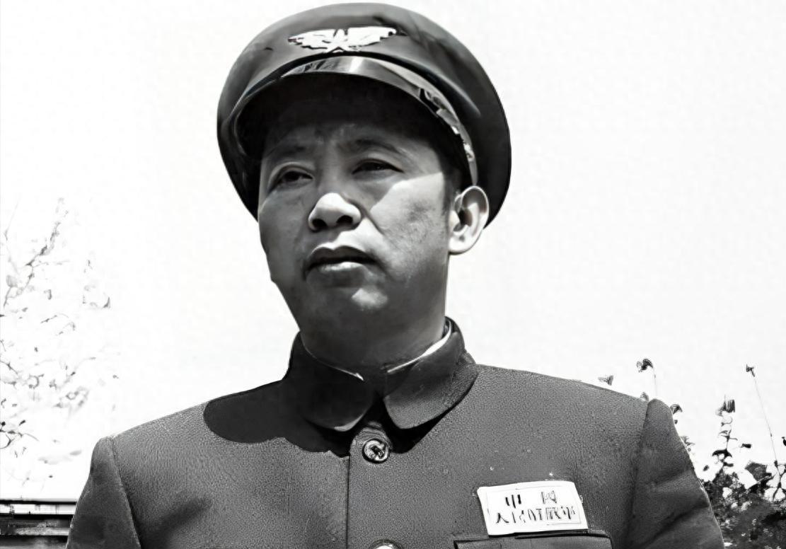 刘亚楼突然得知赵宝桐与女记者同行，立即要求部下详细调查这名女记者的身份究竟是什么
