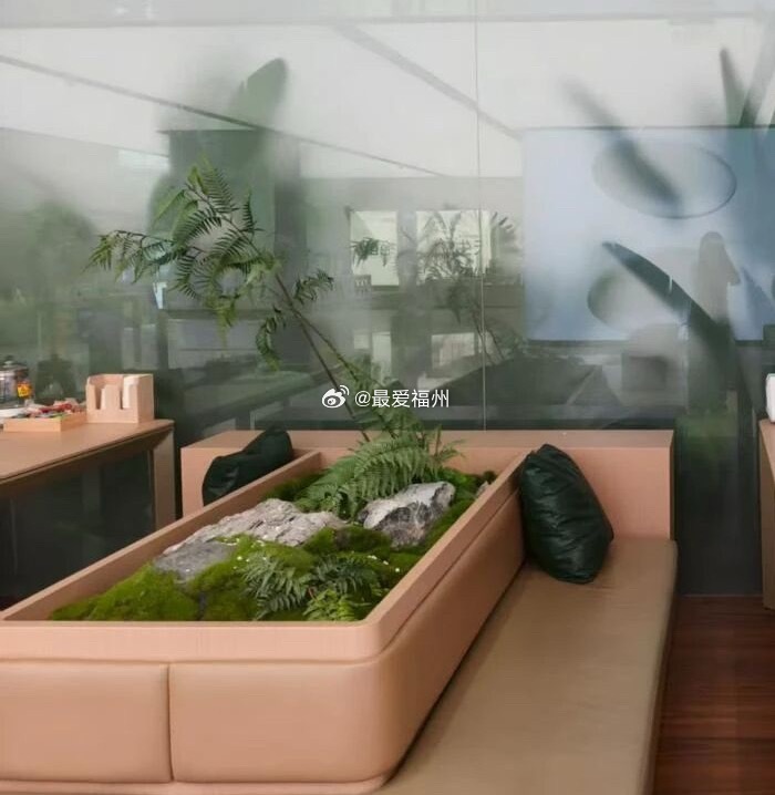 全球AI疯狂重创千元机市场业内分析认为，千元机在市场中的比例会缩小，并且由于无力