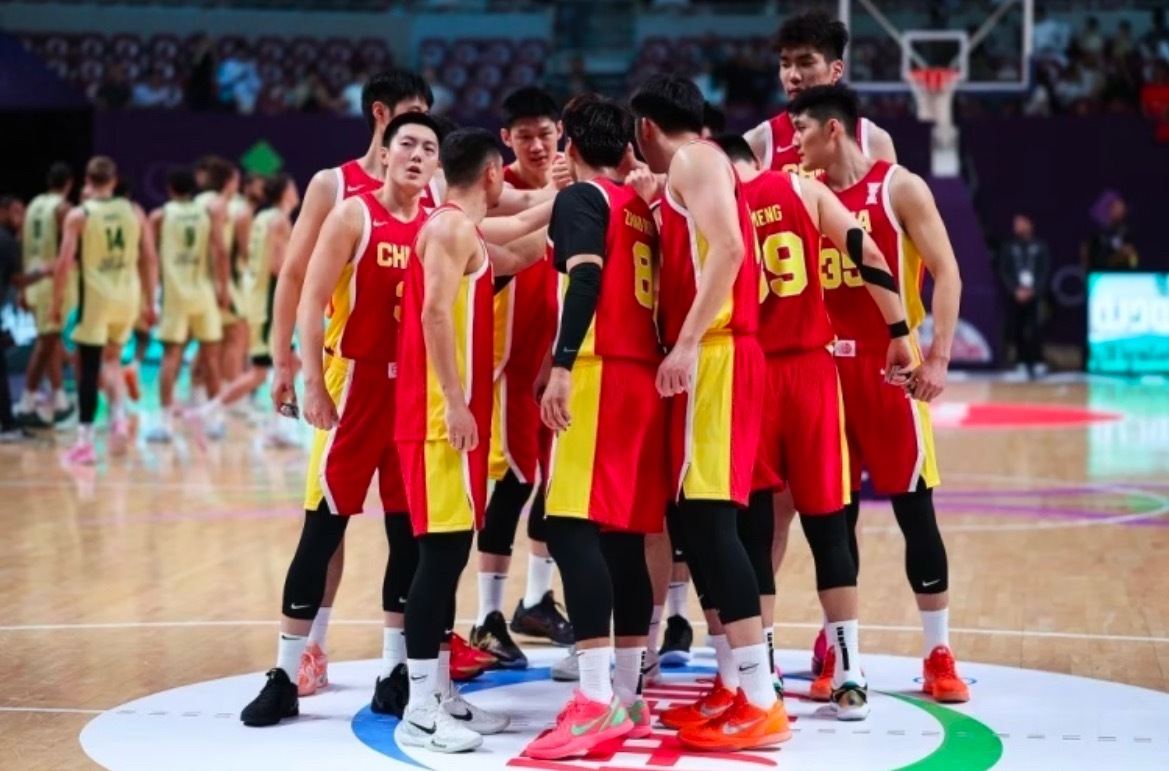 中国男篮亚洲杯亚军一分之差实属可惜，年轻的男篮小伙子们继续加油！ ​​​