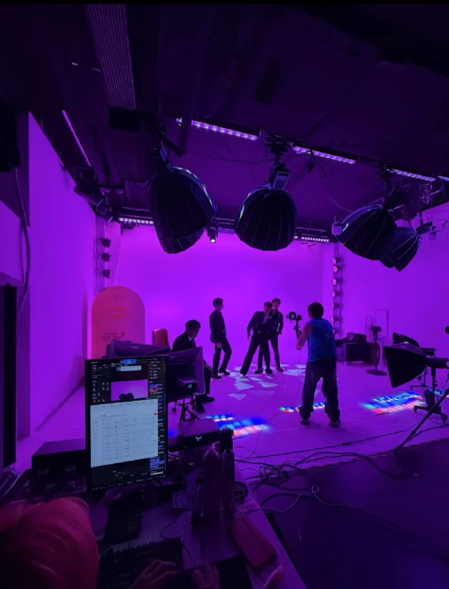 土木工程老本行，扎心了，踏踏实实打工吧，挣点辛苦钱但是安心，对这种行业能有啥幻想