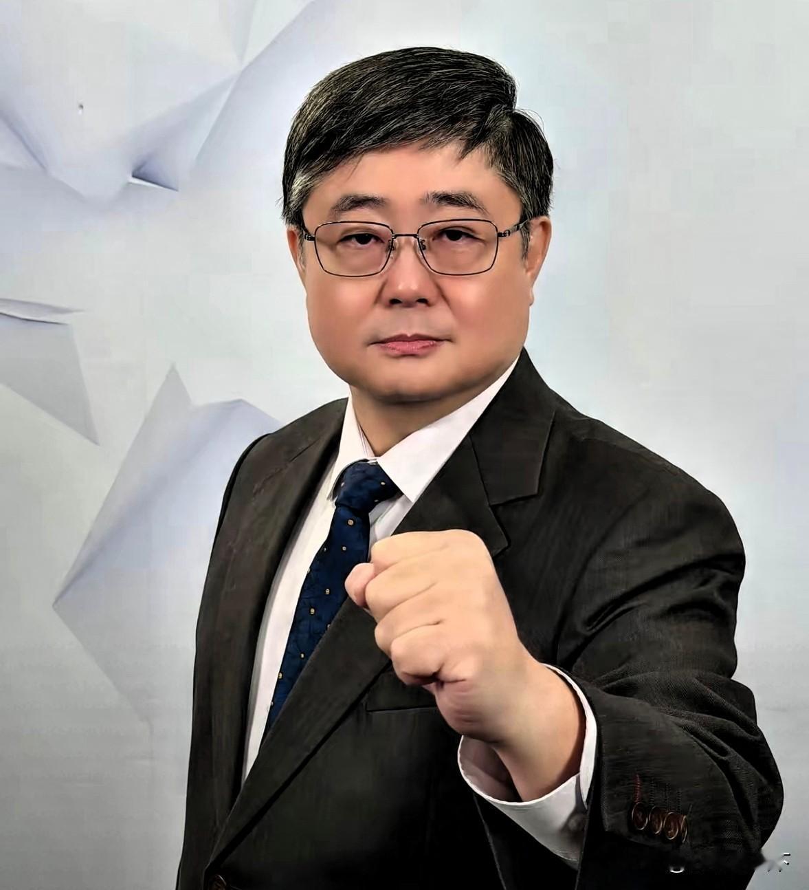 小舰长吕礼诗参加完大陆海军节返台，遭民进党准备修法取消他退休金，吕礼诗今（29日