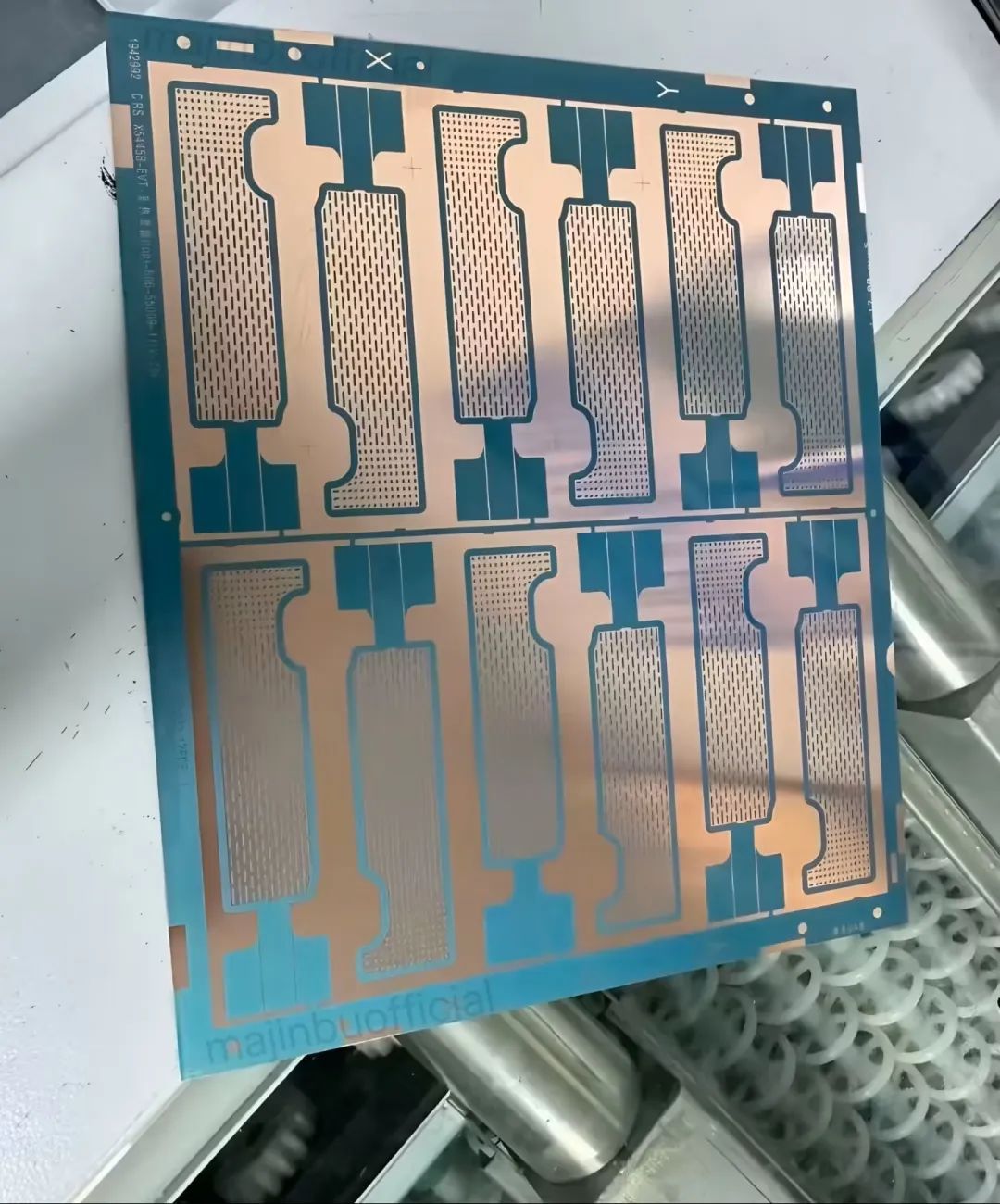 活久见，iPhone 17 系列要用上 VC 散热了？简直是违背祖宗的决定。 ​