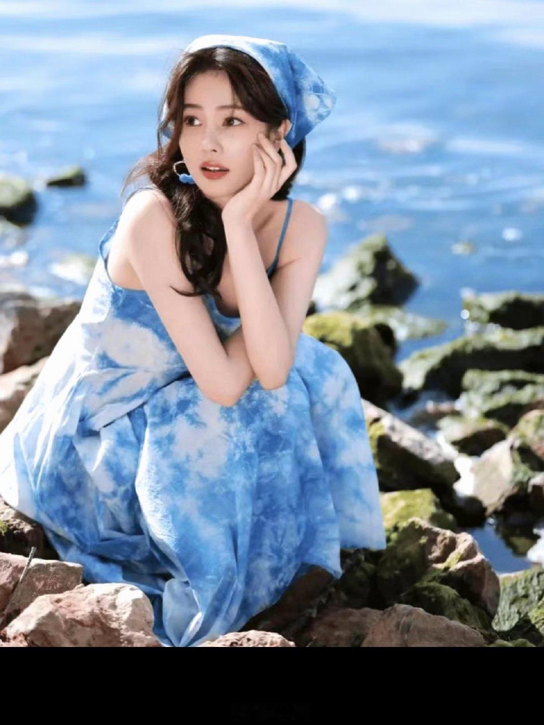 于正分享朝玉阶主题曲于正回应朝玉阶的内容 哇哇哇哇。就是说白鹿不愧是于正的心头肉