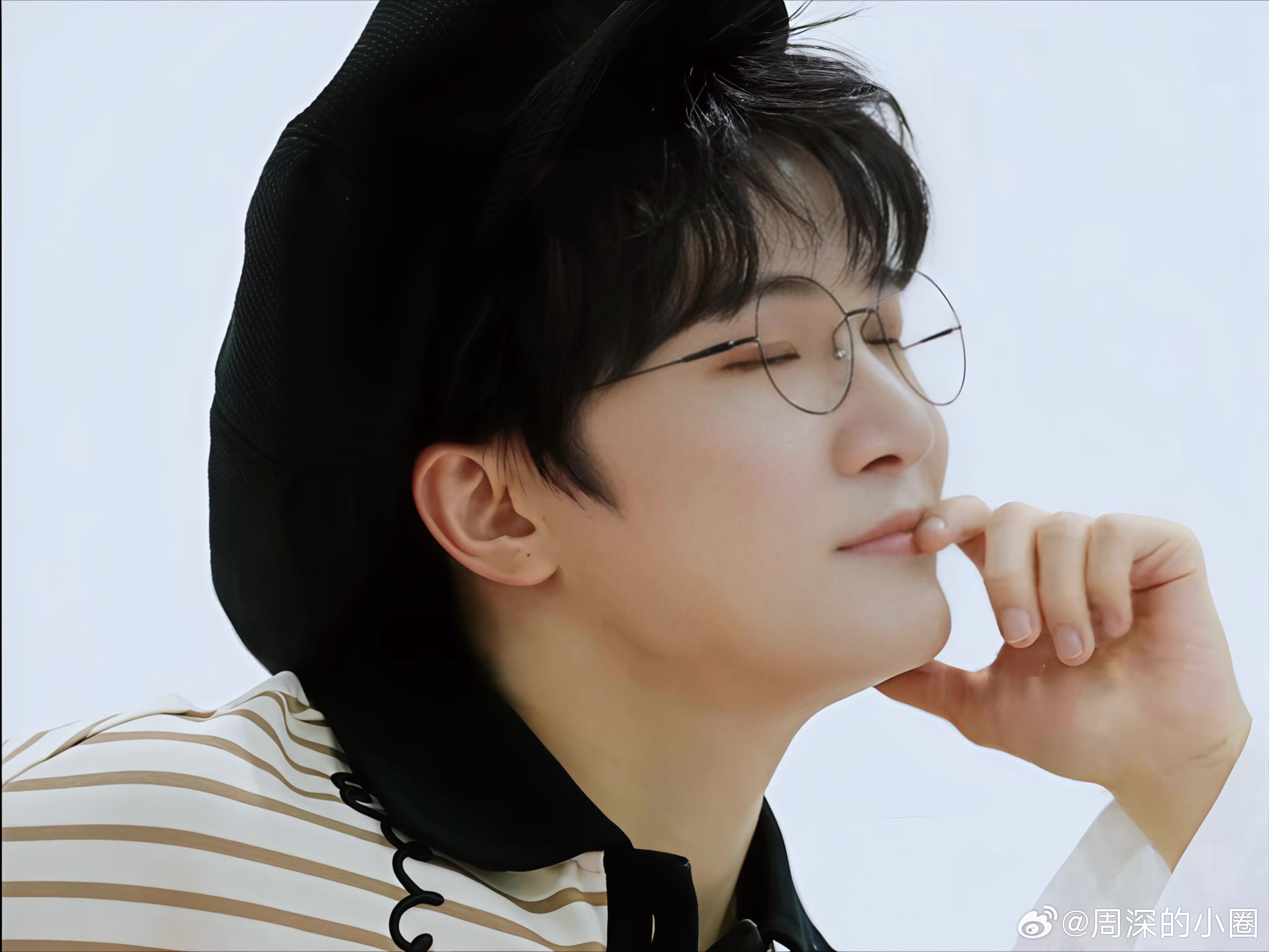 周深  周深新歌接财运 【圈宝和米说晚安】风催着梦前行，月儿在头顶摇晃，慢悠悠的