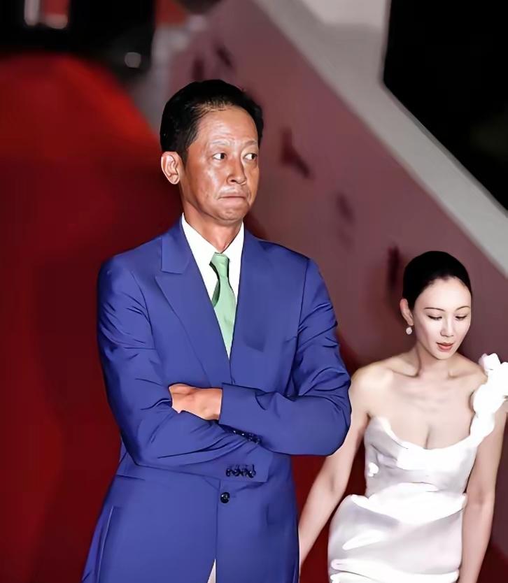 2000年，金鹰奖答谢典礼上，王志文和女记者发生争执，女记者怒吼：你别太狂，信不