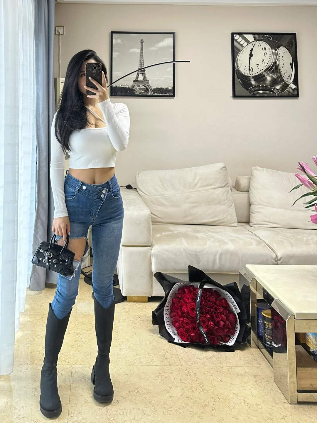 呜呜  .. 没有新衣服穿噜