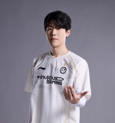 深夜闲聊一下，shy哥是T1系以外的历史第二人吗？TheShy一冠一亚仅次于原神