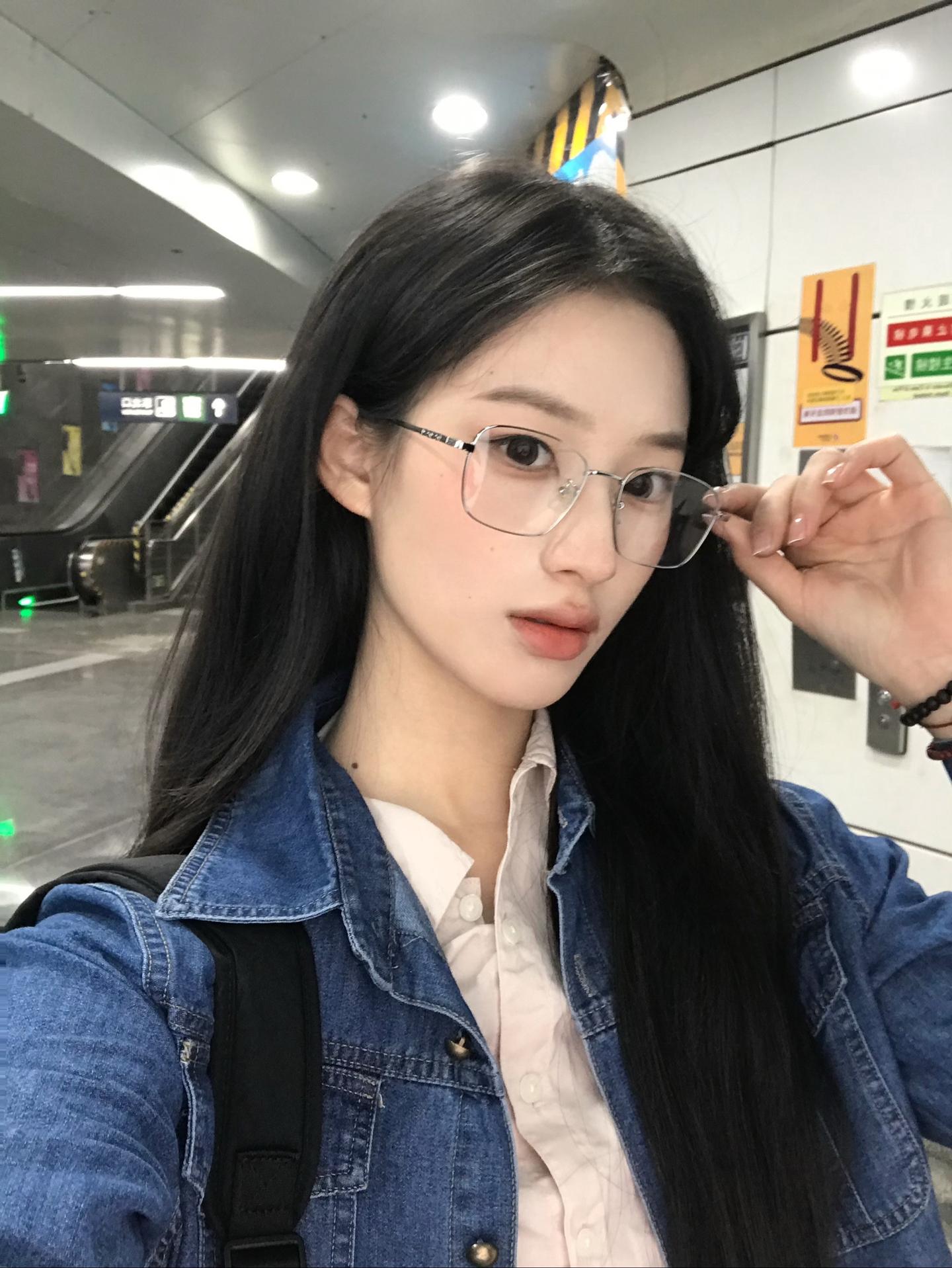 菲系妆容。