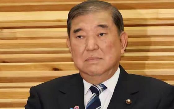 石破茂的喊停，恐怕也是看到了这种“伤敌八百，自损一千”的不划算，看来小日本还是有