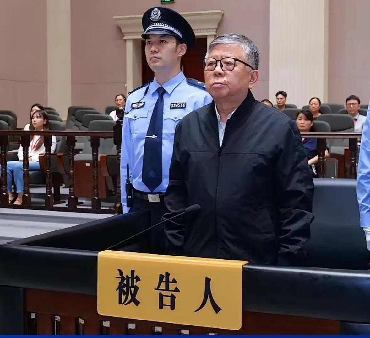 这是什么概念？
受贿、贪污22亿元！

南京经济技术开发区管委会原常务副主任杨有