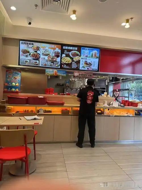 永和豆浆、永和大王、稻草人，一只大碗，只要你进门吃过早饭，大概率都会产生过一个疑