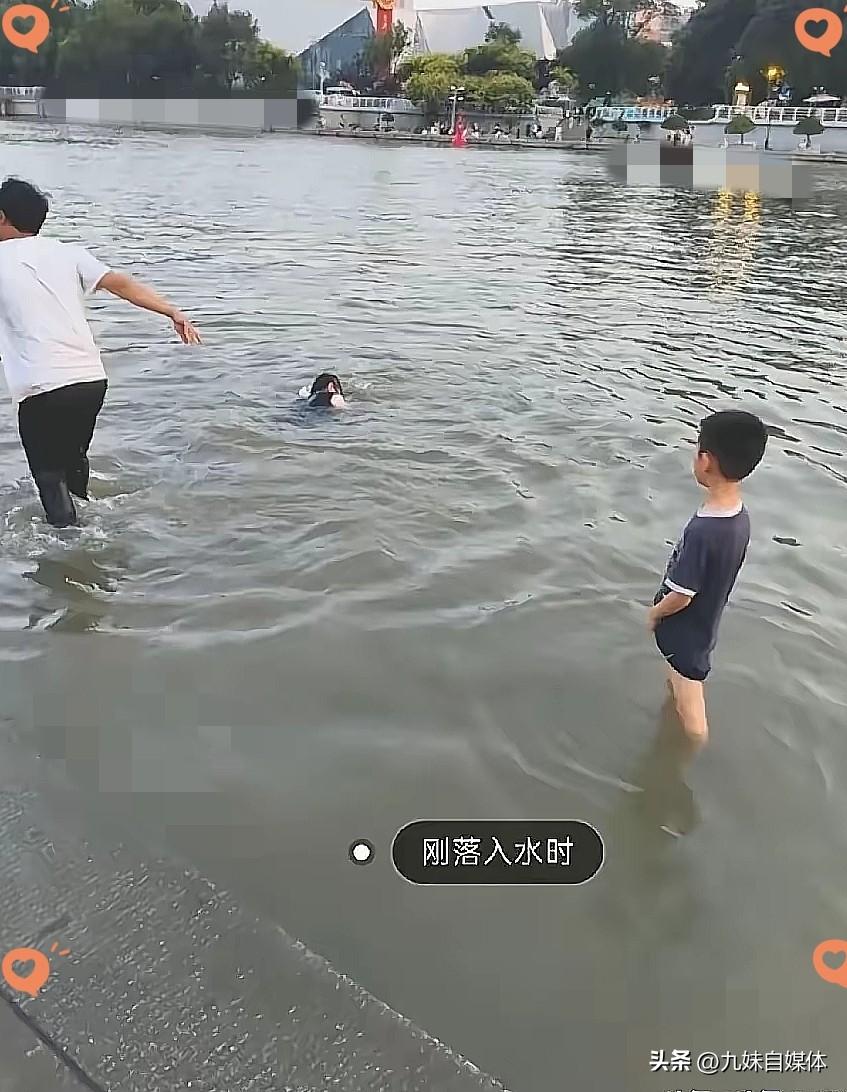 这对父子的临机应变能力太差了，错失了挽救落水妻子与大儿子的一线生机。从这张现场图