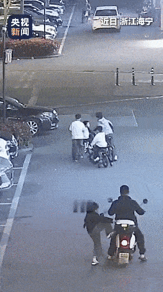 这下好了，才10岁的他不仅全校出名，就连央妈都报道了！

起因是，浙江海宁，一个