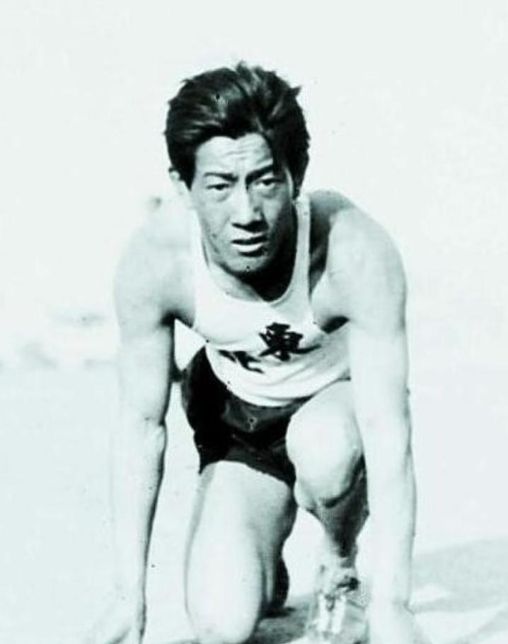 1932年，张学良赞助给刘长春8000大洋，让他去参加洛杉矶奥运会，坐了22天的