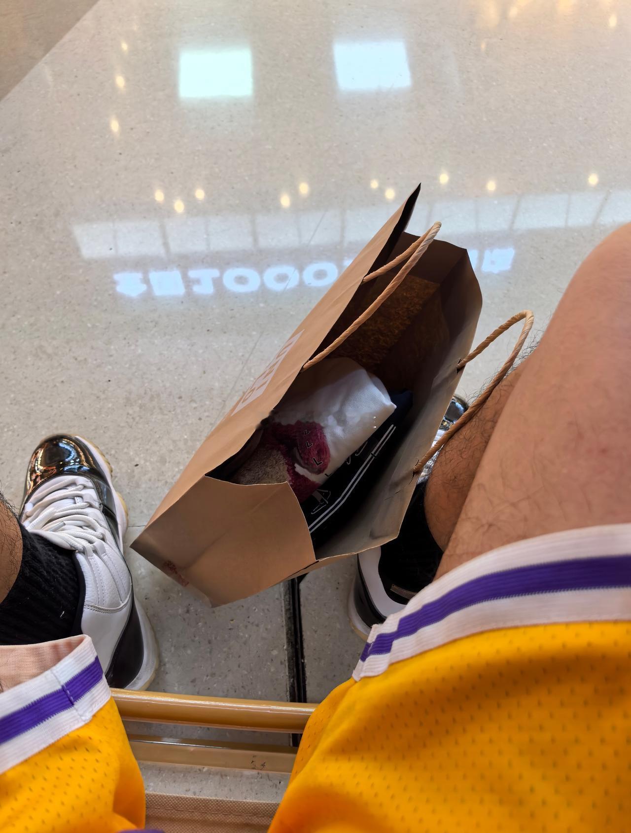 优衣库买到了喜欢的衣服

老广味道，很是可以  ​​​