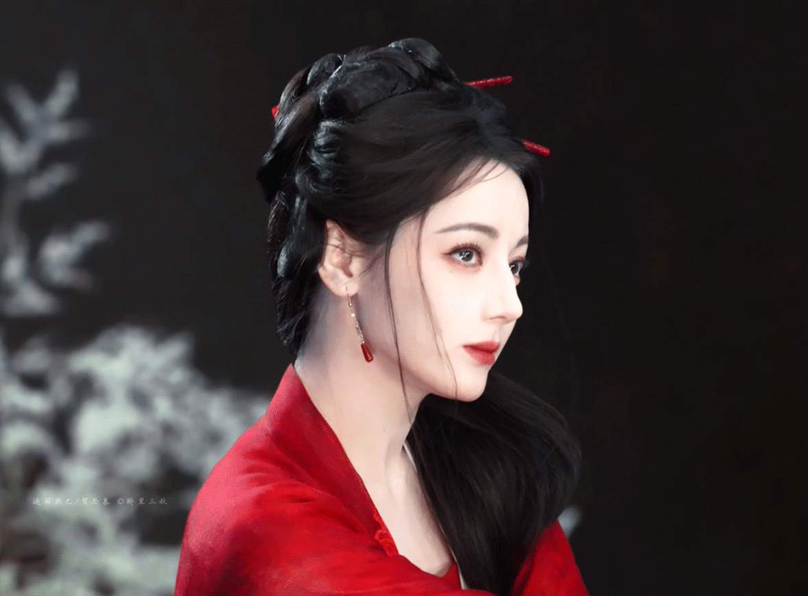 迪丽热巴白日提灯热度破25000，恭喜🎉🎉🎉4集看完了，我可以打包票，这部