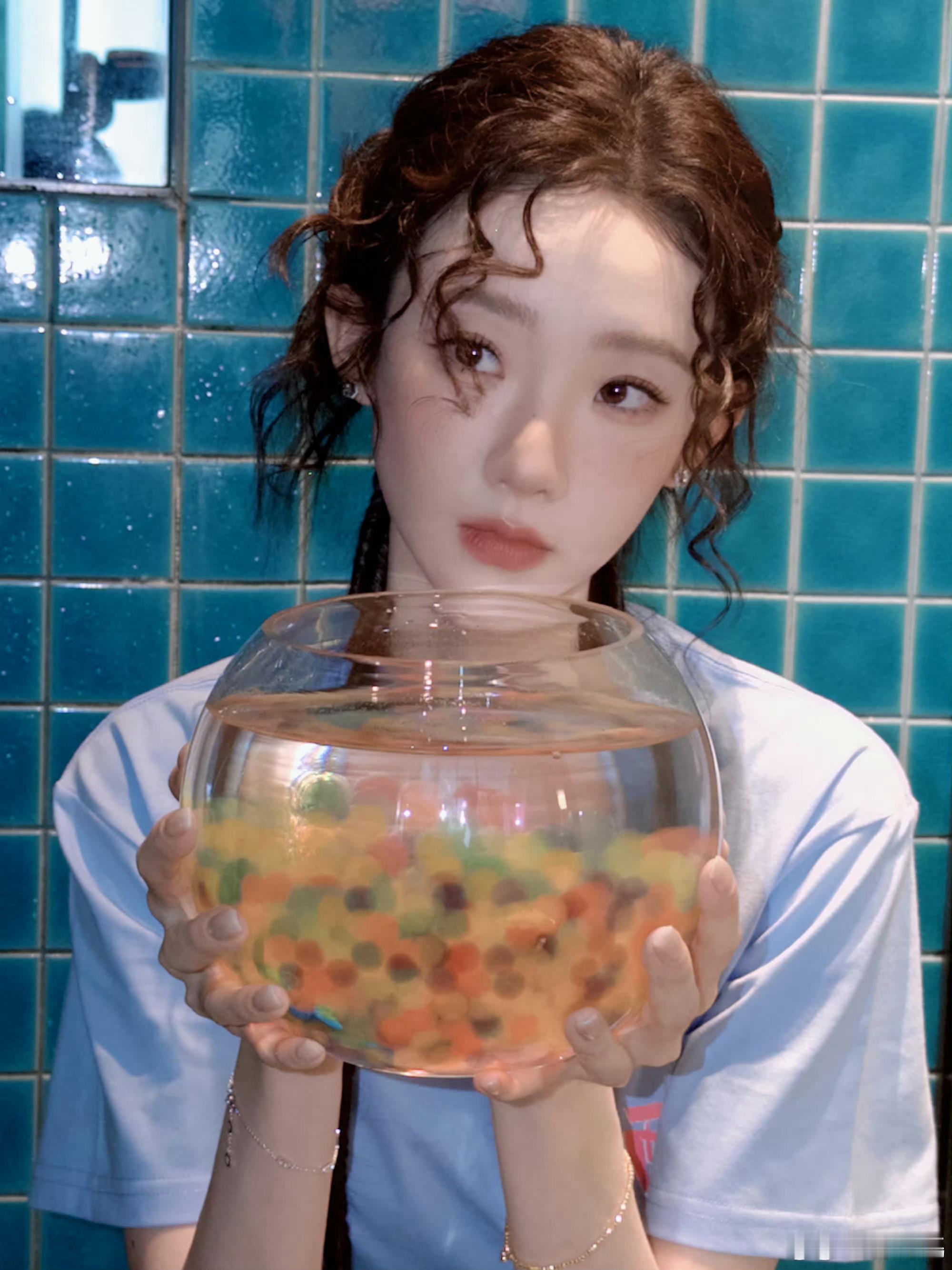 孙艺洲你说你惹张艺凡干啥张艺凡孙艺洲你们不要再打了🎬 戏里是深情搭档，戏外是“