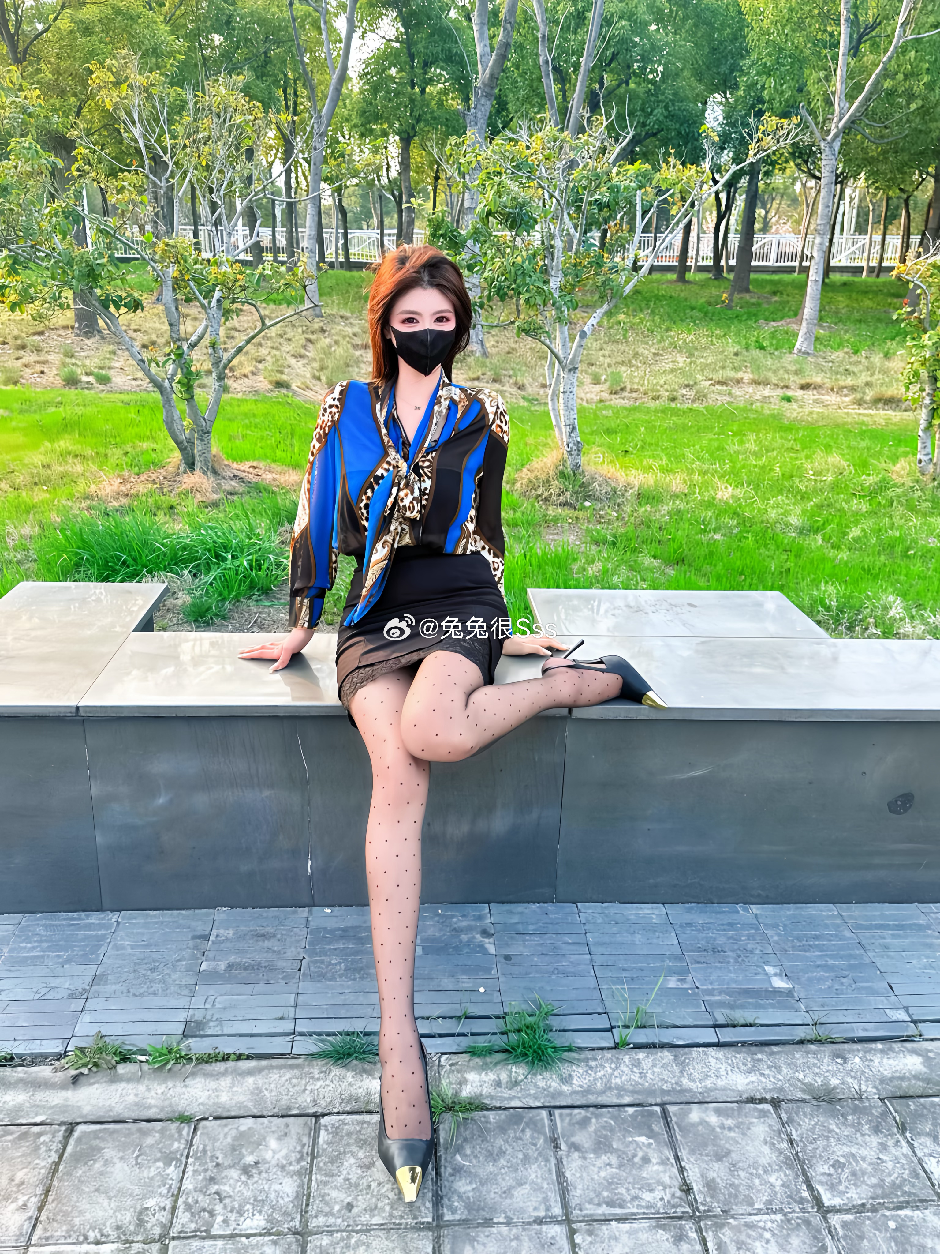 💼 早春穿搭小心机风衣&豹纹衬衫&撞出复古感波点丝与尖头鞋拉满氛围感今天穿什么