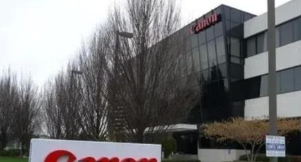 三星、东芝走了，把生产线搬去了越南。阿迪耐克也走了，将工厂搬到了越南，现在就连佳