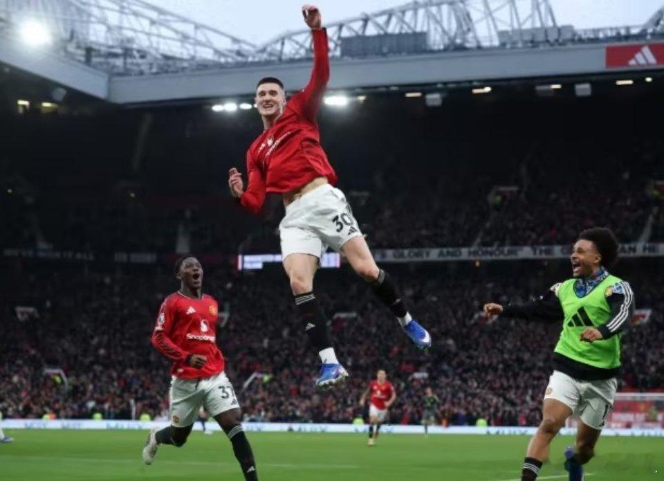 英超第24轮曼联主场3-2绝杀富勒姆后，替补登场并打入制胜球的舍什科接受了俱乐部