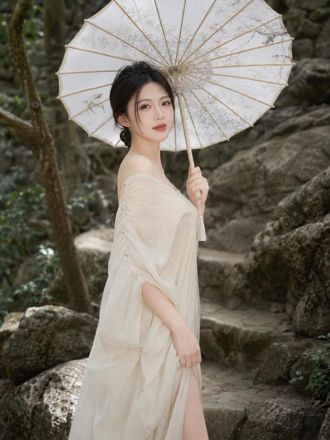 古典韵味，手持油纸伞，漫步石阶间，如梦如幻。穿搭 美女 美女人像群 高清美女 高