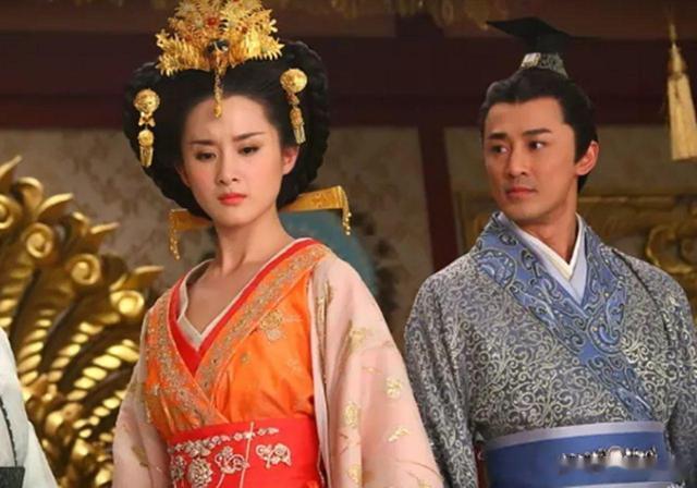 公元前 153 年前后，汉景帝的姐姐馆陶长公主刘嫖抱着不到七岁的外甥刘彻，问：“