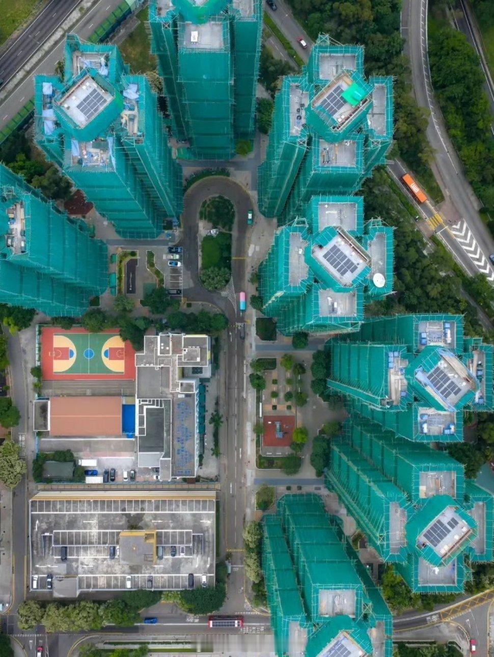 香港火灾已有75人遇难香港大埔宏福苑航拍图火灾前与火灾后，一场五级大火过后，看着