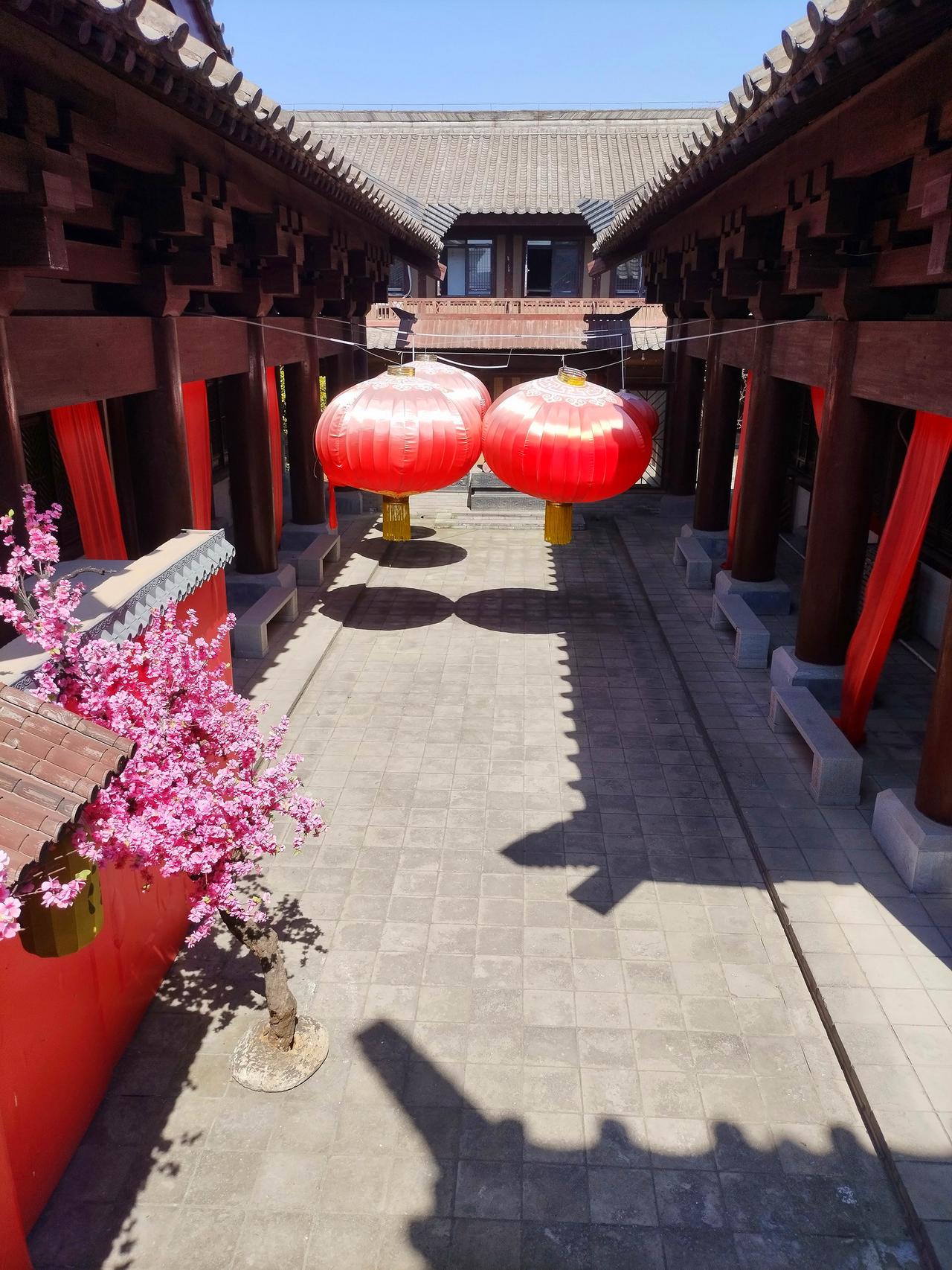 【西安最落寞的景区，改造后还是救不了】2025年前后，宣平里改了个名字——大汉仙