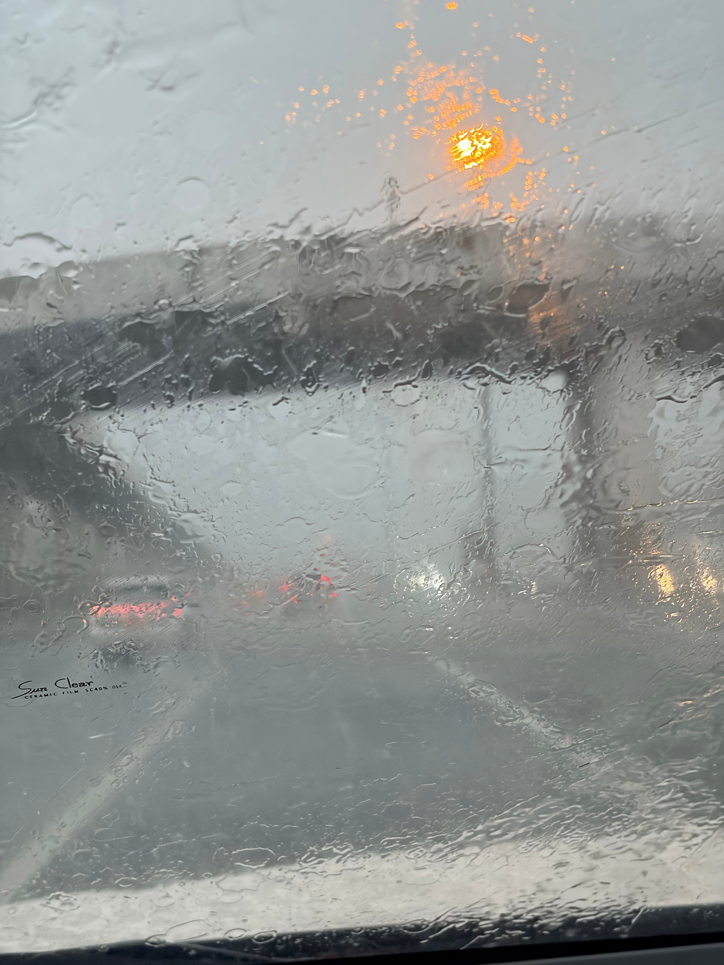 曼谷这雨真大，比依萍找她爸讹钱那一晚还要大！ 