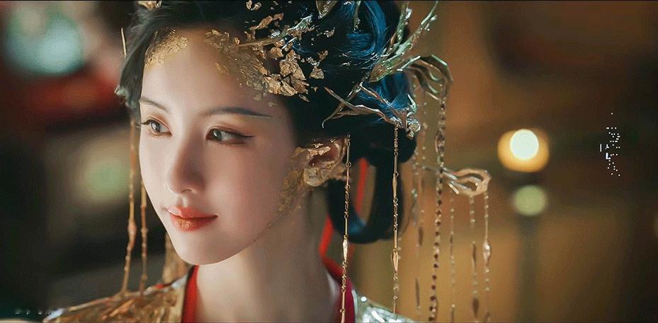 嘟在永夜里确实很美永夜妆造打光滤镜都比大梦强，造型还是她没尝试过的风格 ​​​