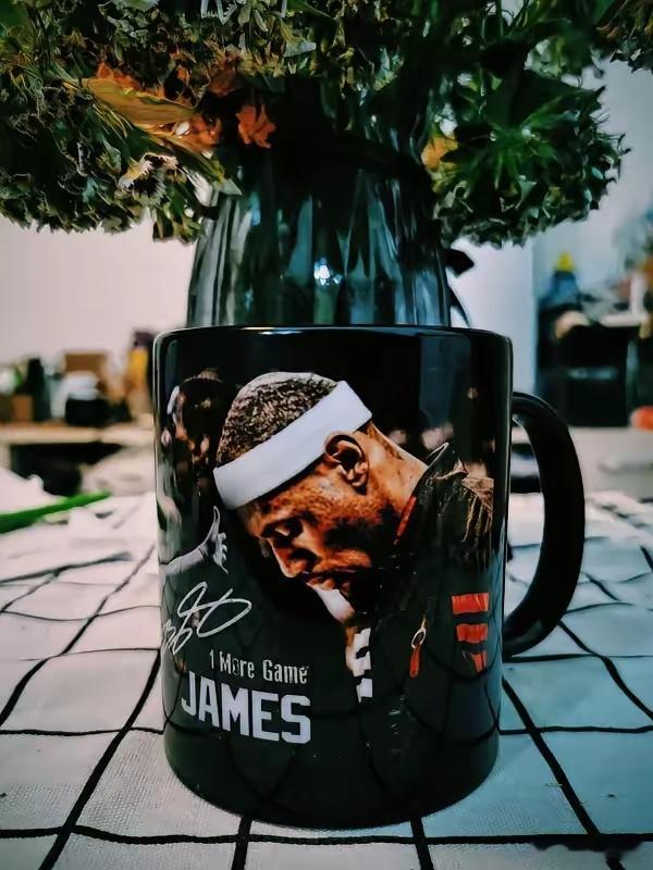 曝东契奇拒投因为詹姆斯要球还是詹姆斯理解东契奇为什么出现空位，反而把绝杀球传出去