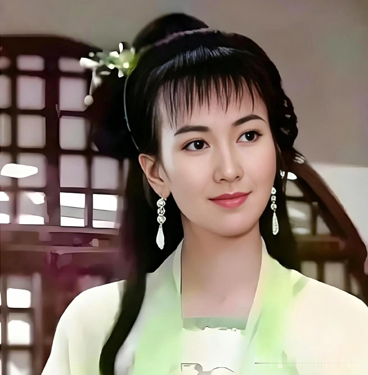 小青姑娘的六套服装盘点

讲真，我一直以为小青姑娘就两套衣!哈哈哈哈！(二十年前