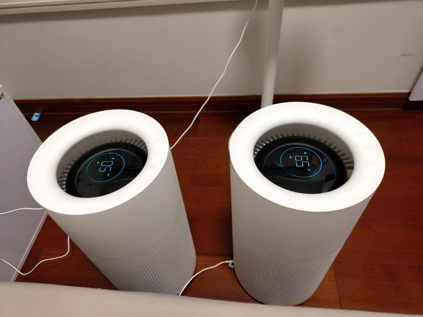 妈的，广东这天气我真是服了不开空调如同烧烤，开了空调湿度暴跌，嗓子眼都要出血一个
