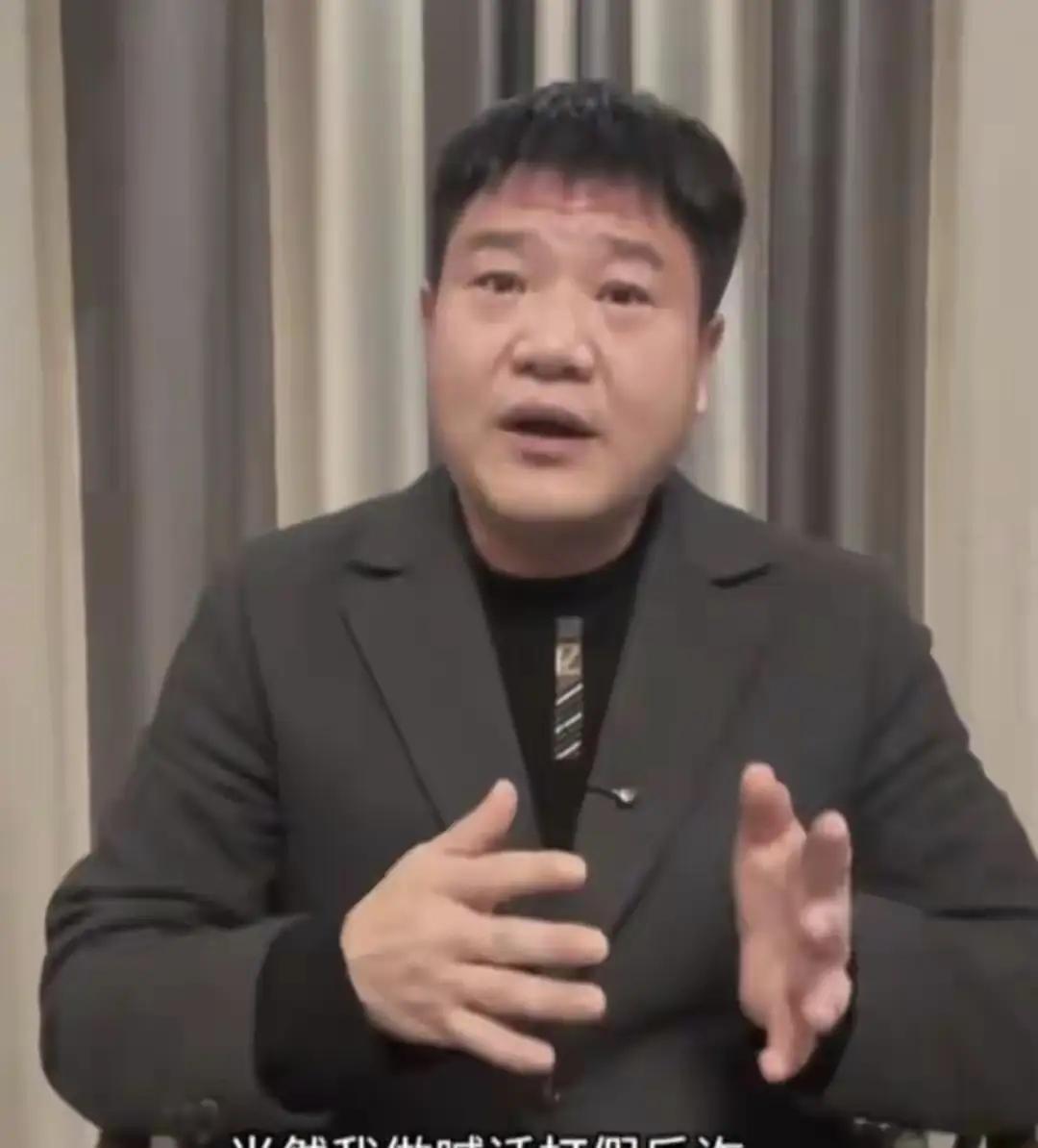 反诈老陈，当初凭着硬核反诈直播一夜出圈，全网无人不知，后来因为直播打赏争议无奈辞
