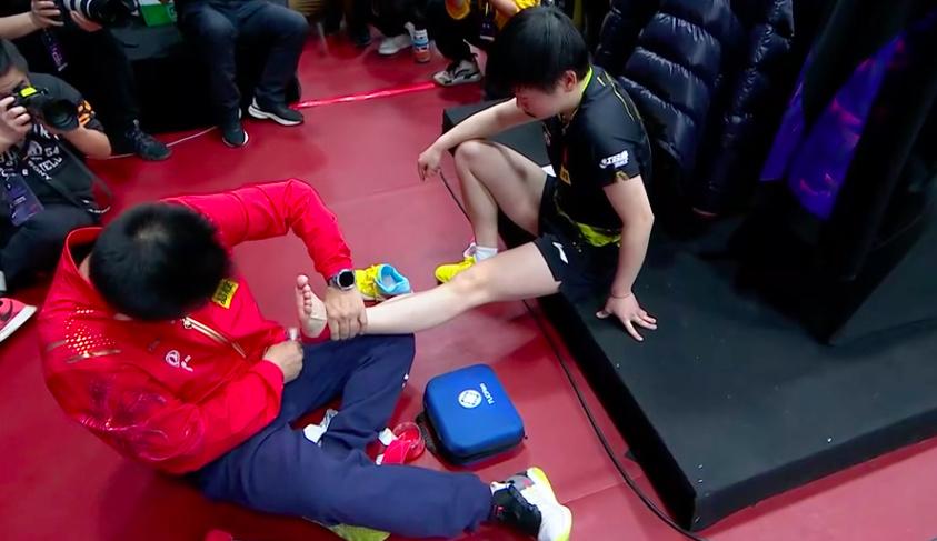 24小时3次点名！孙颖莎带伤作战为何让央媒集体破防
WTT香港总决赛女单半决赛，
