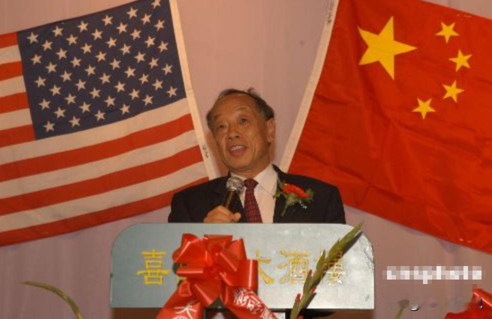 1998年，时任驻美大使李肇星在美国大学演讲时，被一老太太质问：你们为什么要侵略