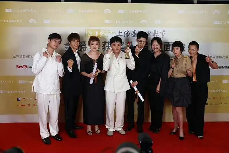 《大西洋》获上影节最佳影片，张颂文获最佳男演员。 