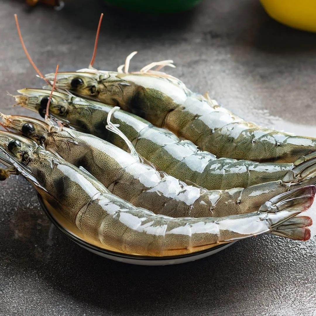 青岛大虾说起容易料理又鲜美的食物，虾可以算是其中一种了，越简单的烹饪方式，越考验