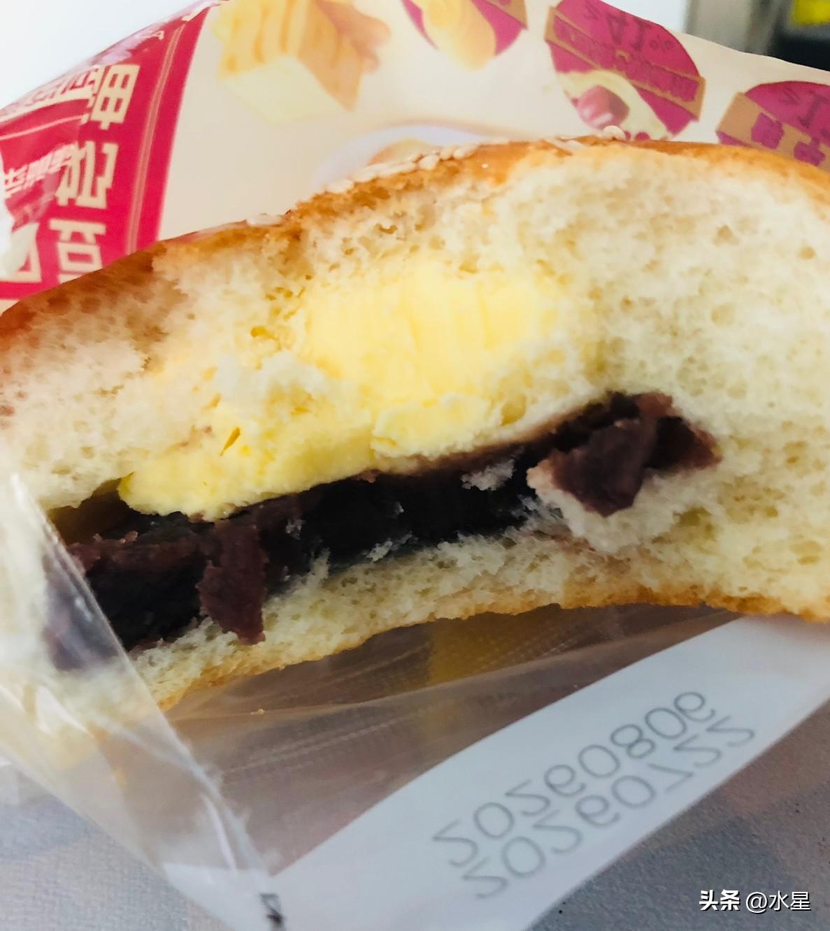 别人已经抢到过好几轮的
与辉定制红豆奶油餐包
今天可算吃到了[笑哭]
必须给到一