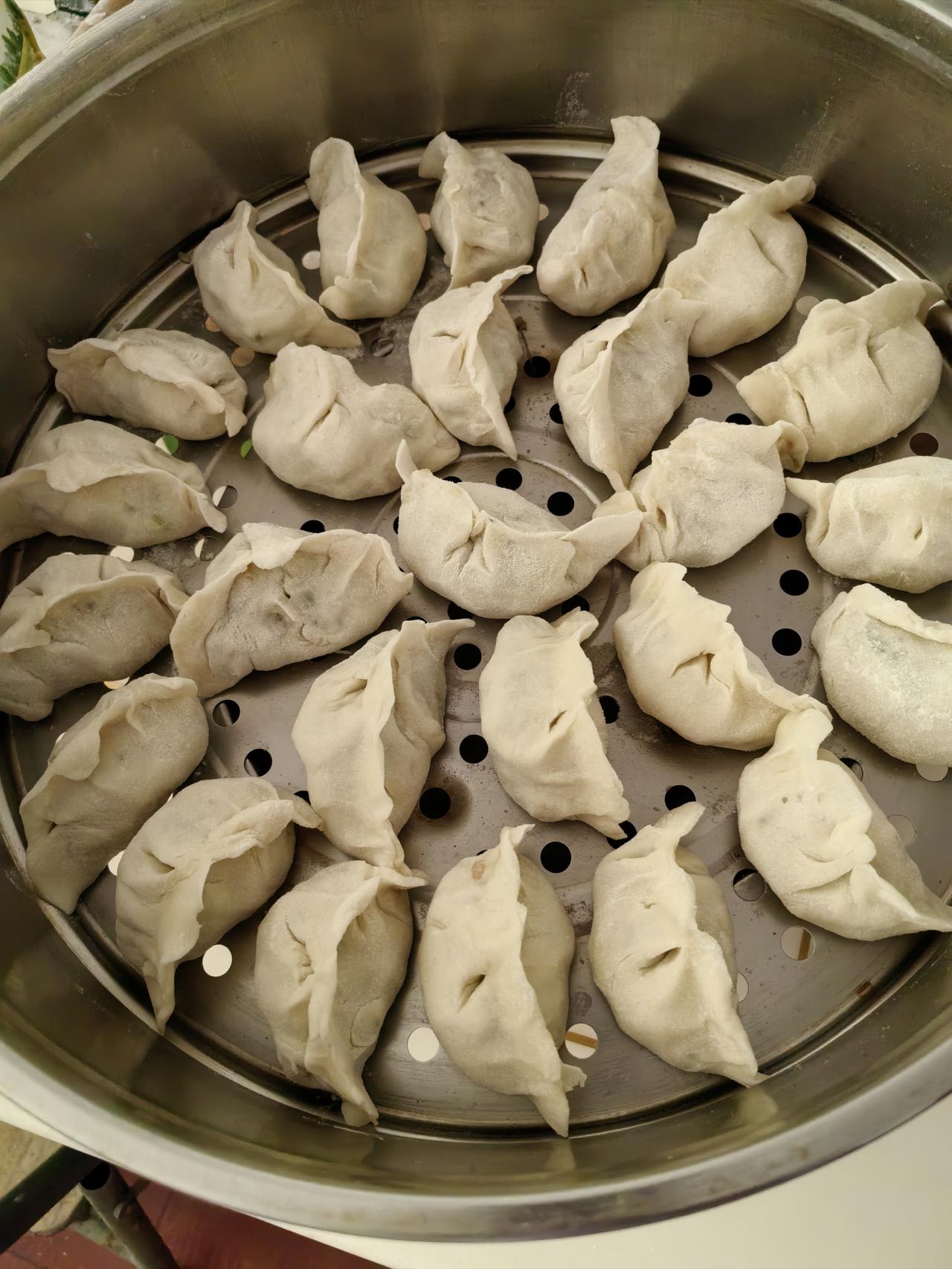（昨天我发了这一篇小文，不知为何只显示了半截，要不是友友提醒，我还真是没发现，谢