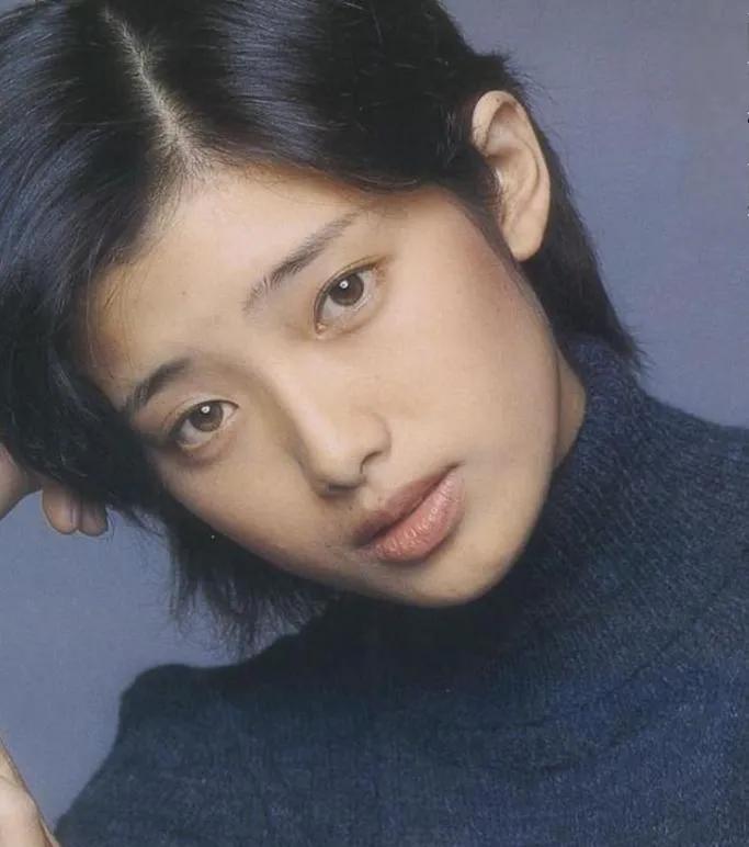 山口百惠：退隐生活的新启发
山口百惠和三浦友和的爱情故事，不仅在日本，也在世界范