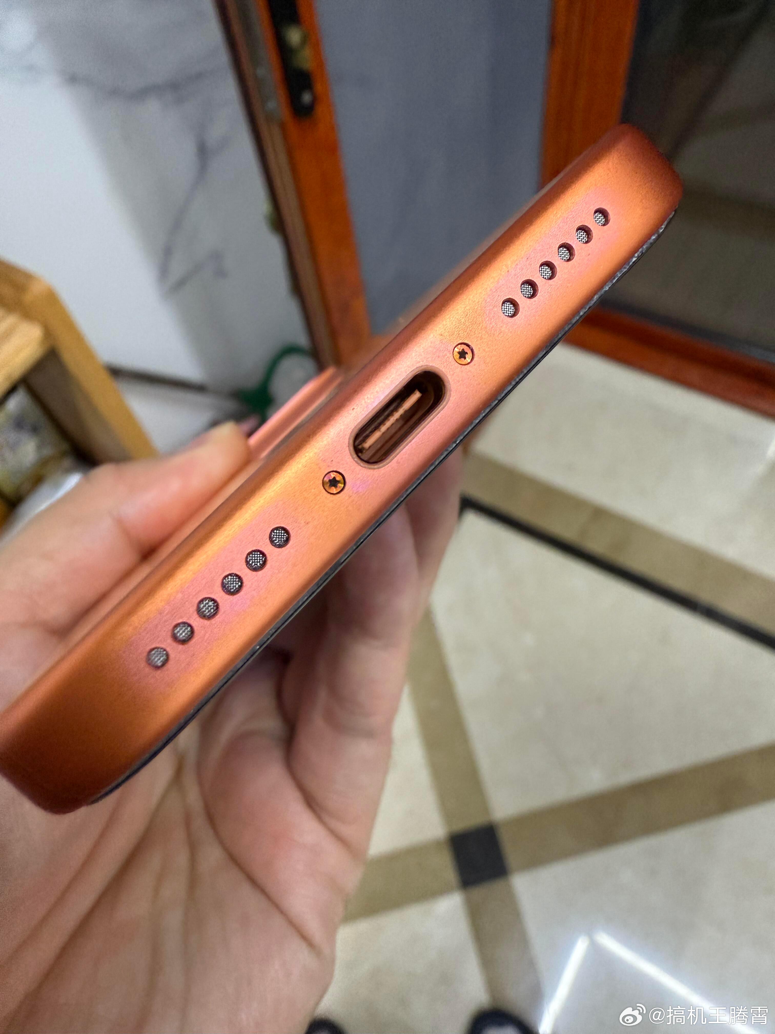 iPhone17只用一个月橙色变粉色这问题之前已经出现过很多例，主要区别在于碰上