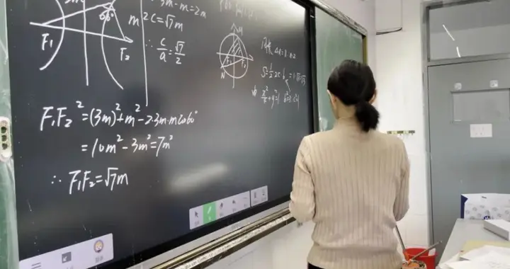 教师“弹性上下班”，法良意美更需落地有方