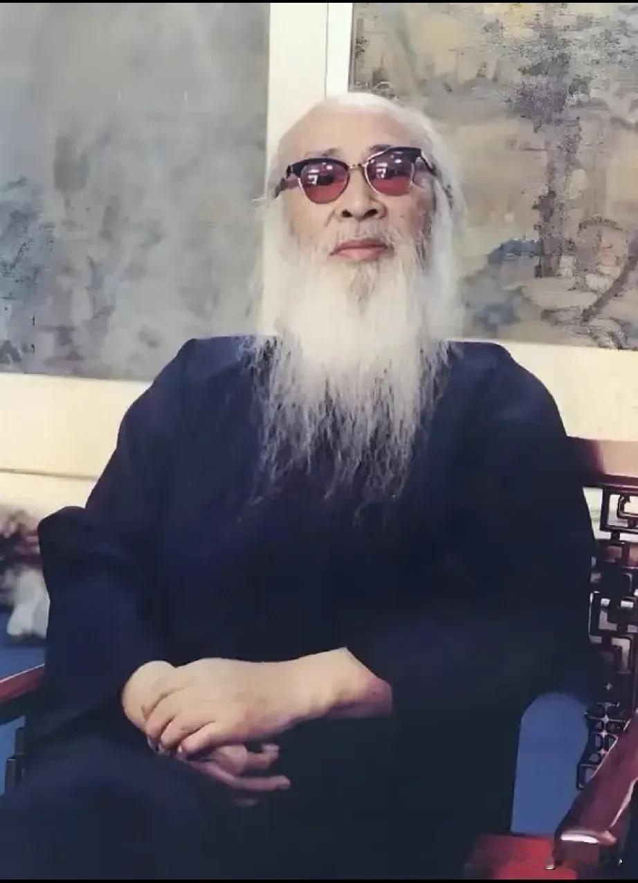 张大千先生评价女人有名言：一等女人肥白高，二等女人麻酥妖，三等女人野傲娇，四等女
